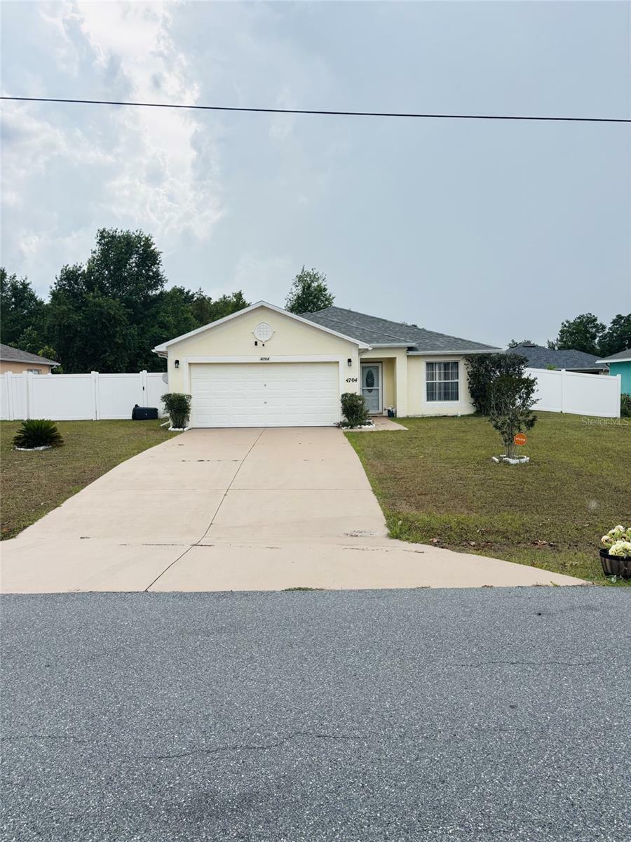 Property Photo: 4704 SW 138th Loop FL 34473
