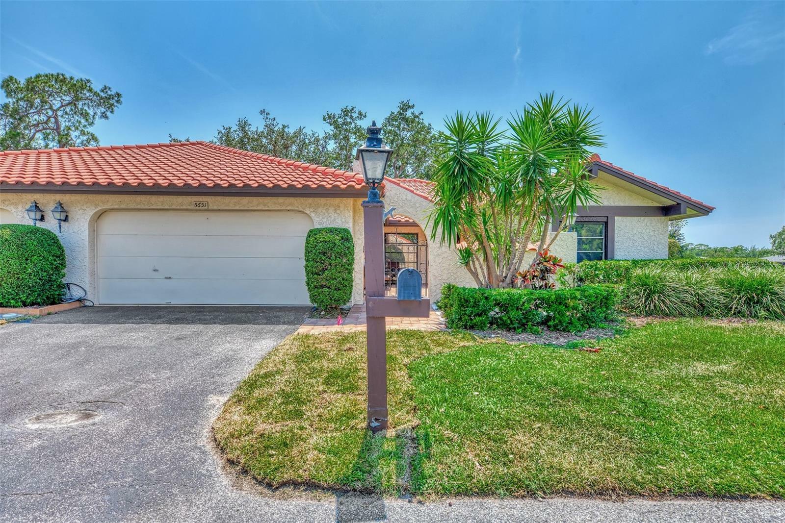 5651 Golf Pointe Drive 5651  Sarasota FL 34243 photo