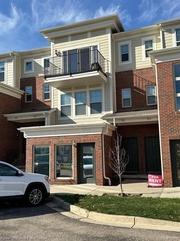 Property Photo:  405 Legato Drive Drive  MI 48390 3425 