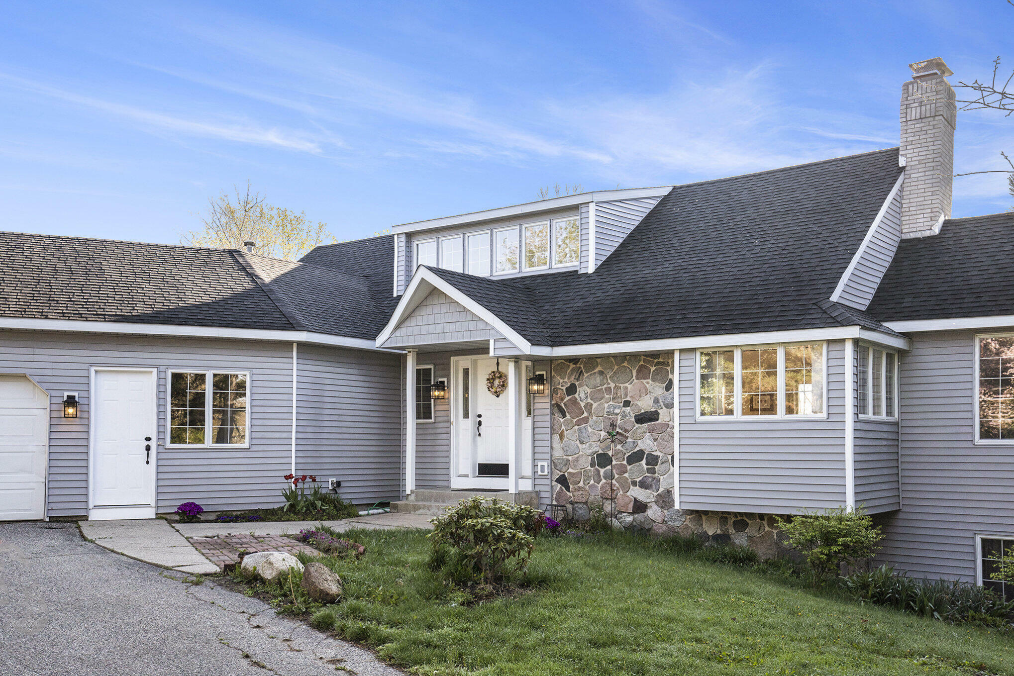 Property Photo:  620 Twin Lakes Drive NE  MI 49525 