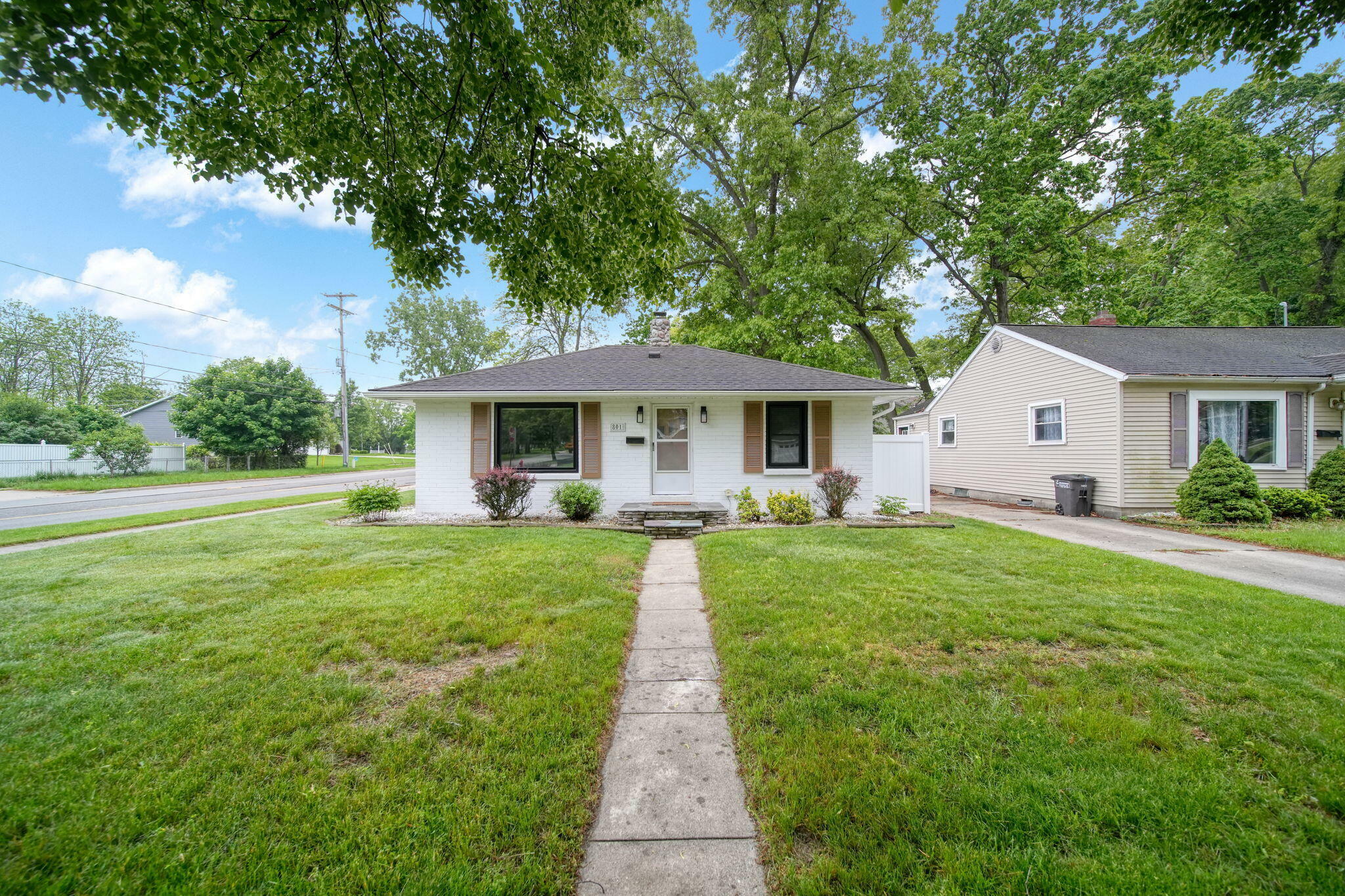 Property Photo:  801 Briarcliff Road  MI 49203 