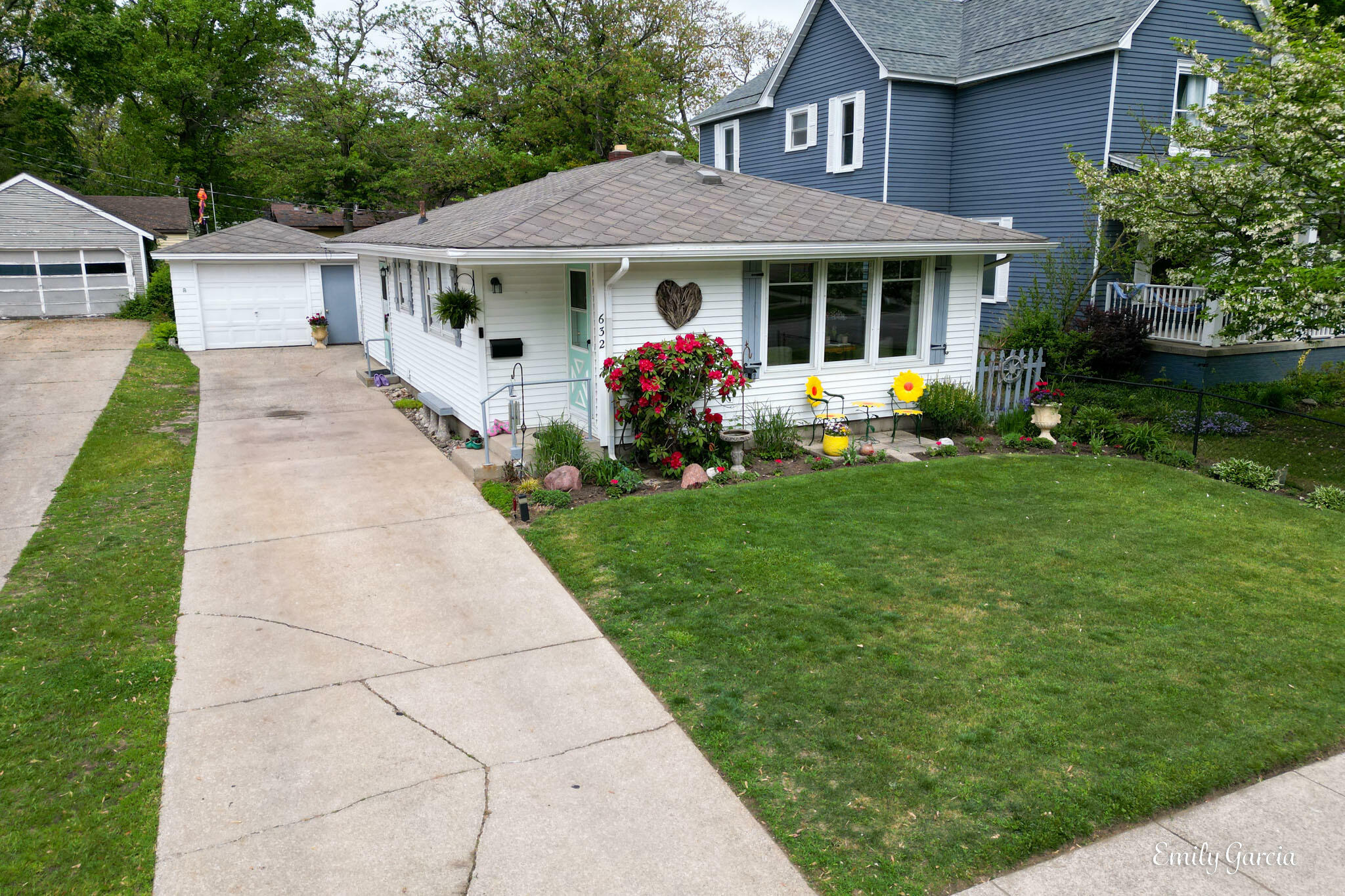 Property Photo: 632 Central Avenue MI 49423
