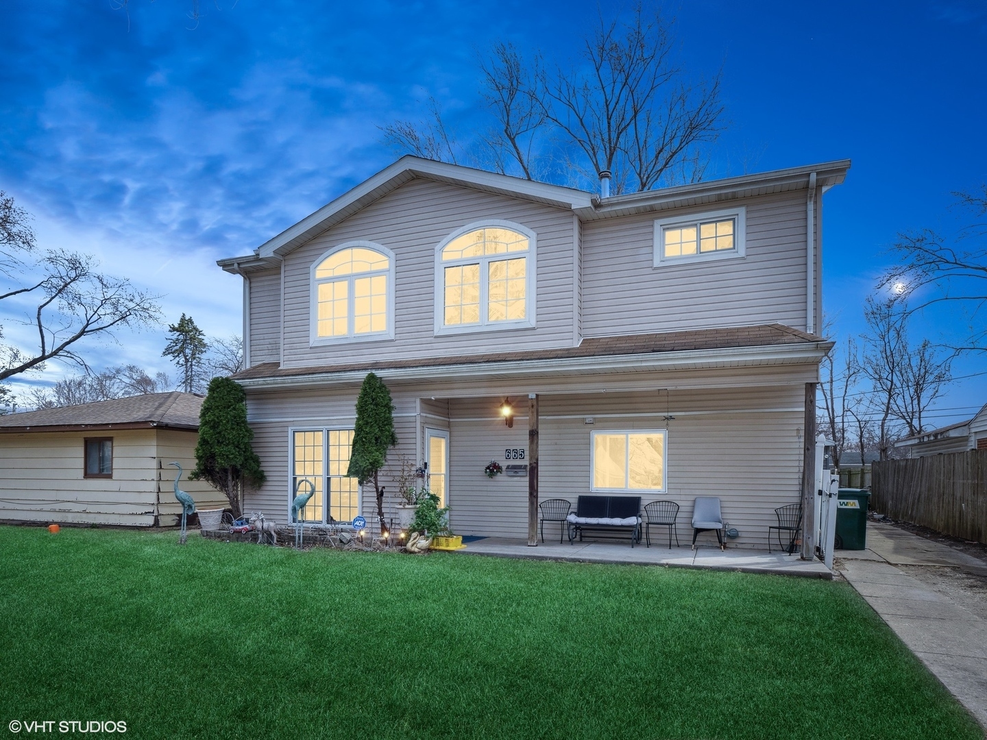 Property Photo: 665 Cindy Lane IL 60090