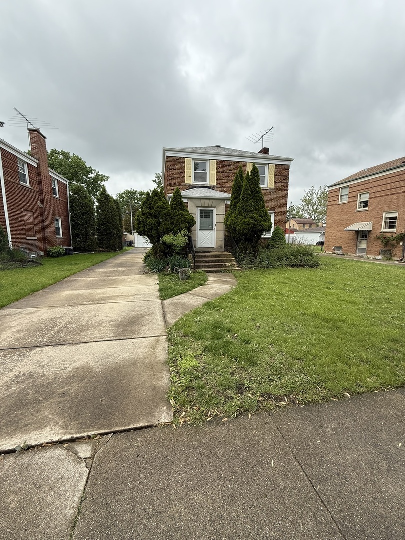 Property Photo: 2452 S 6th Avenue IL 60546