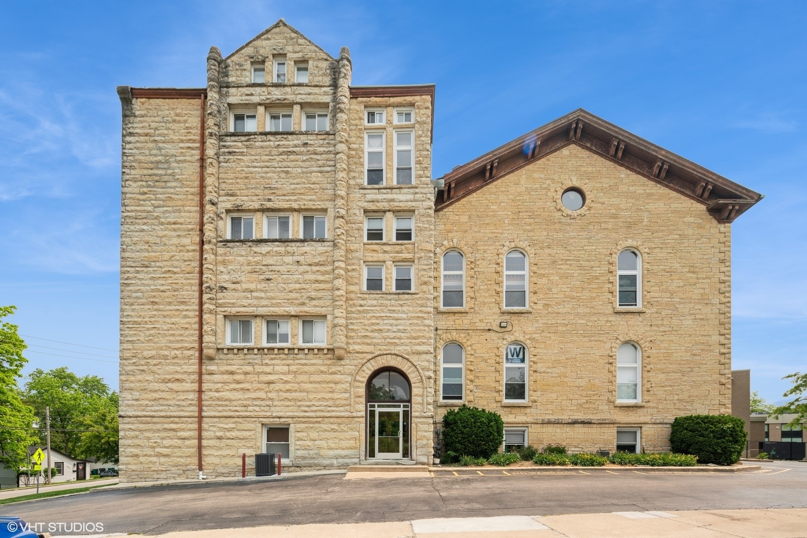 Property Photo:  400 McCarthy Road 421  IL 60439 
