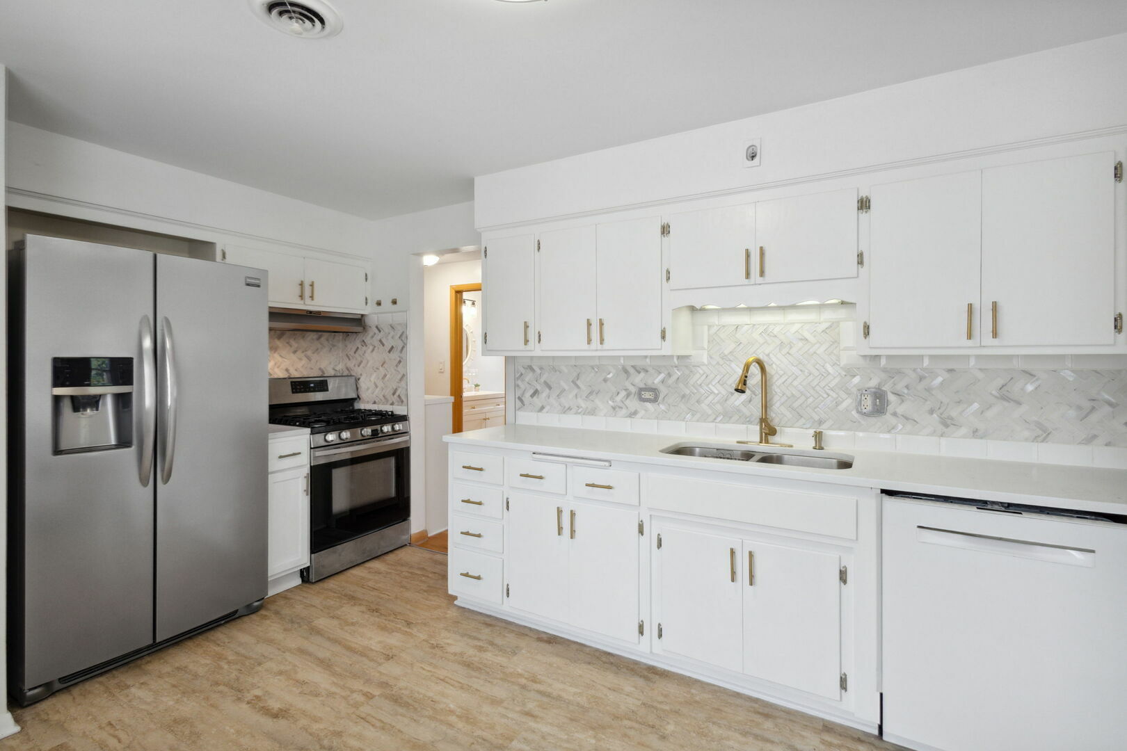 Property Photo:  3034 Vernon Avenue  IL 60513 