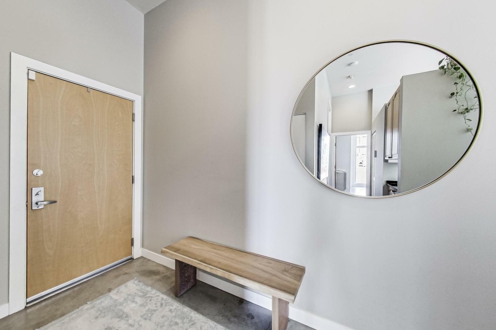 Property Photo: 949 W Madison Street 601B IL 60607