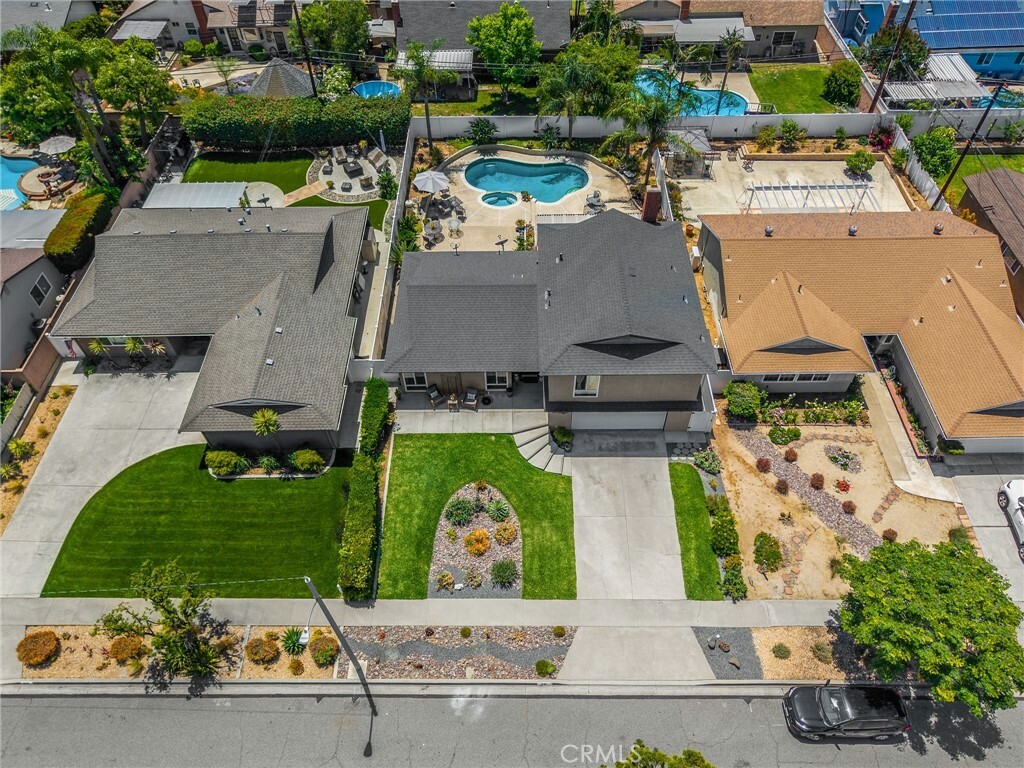 Property Photo: 910 Huggins Avenue CA 92870