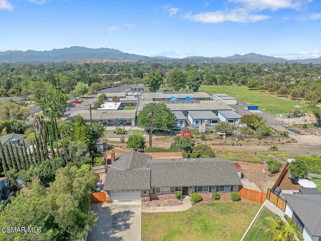 Property Photo: 1266 Calle Olmo CA 91360