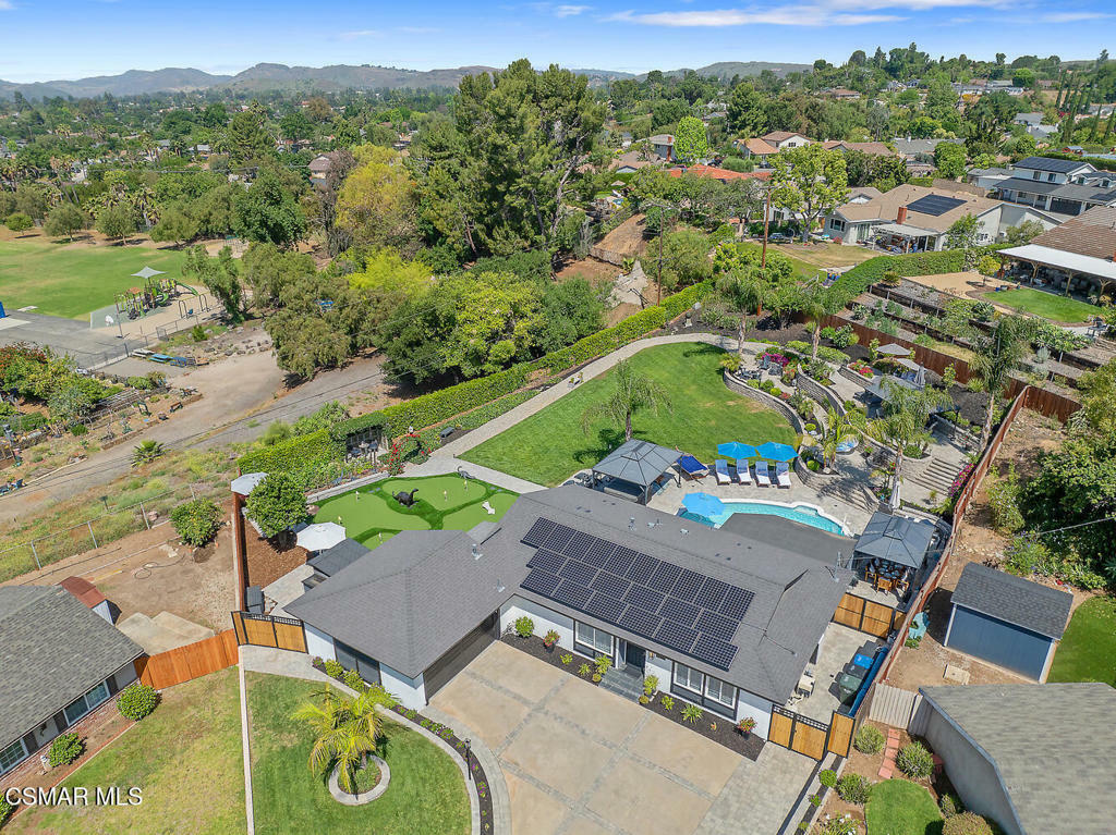 Property Photo: 1233 Calle Olmo CA 91360