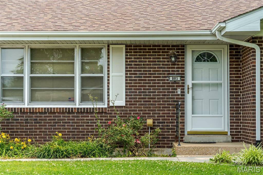 Property Photo: 803 Ridgeview Drive MO 63090