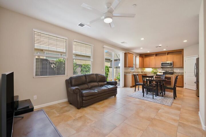 Property Photo:  7436 Chatterton Way  CA 95829 