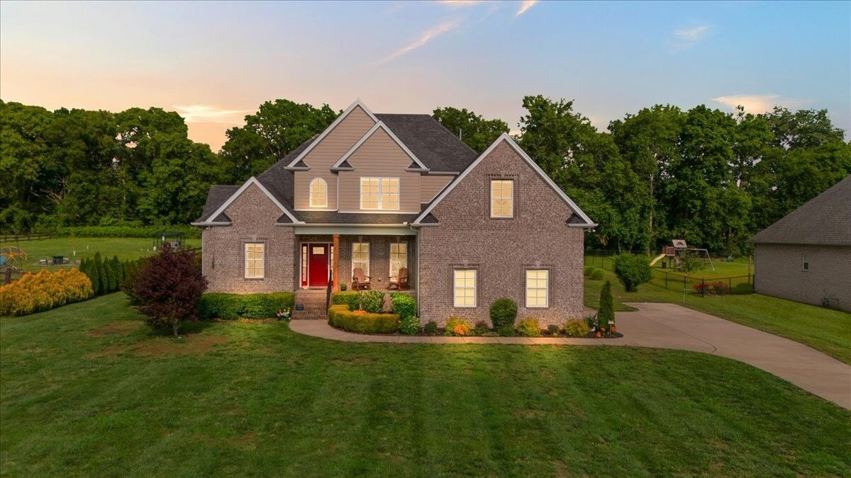 Property Photo: 1047 Caballo Trl TN 37066