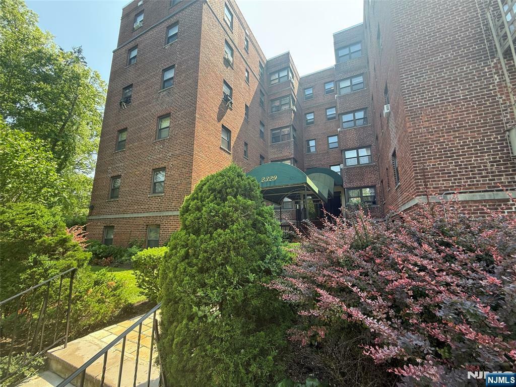 Property Photo:  2329 Hudson Terrace A-15  NJ 07024 
