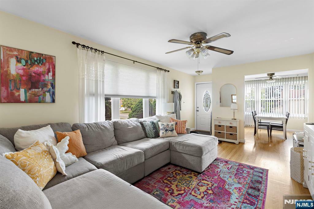 Property Photo:  6 Gail Place  NJ 07094 