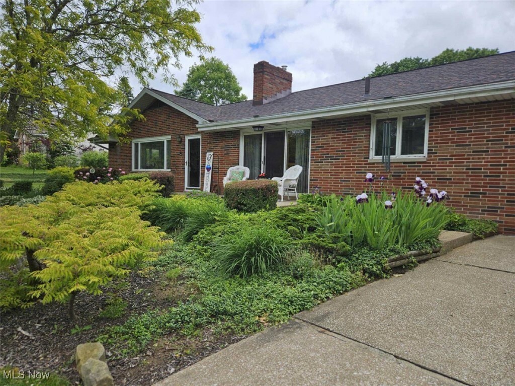 Property Photo: 3084 Killian Road OH 44685