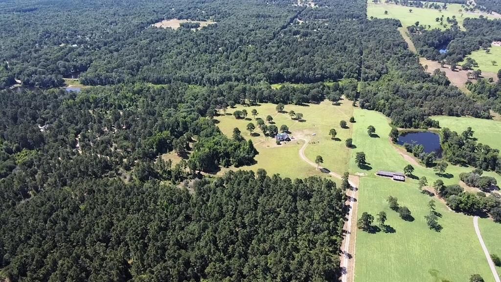 Property Photo: 872 County Road 3588 TX 75494