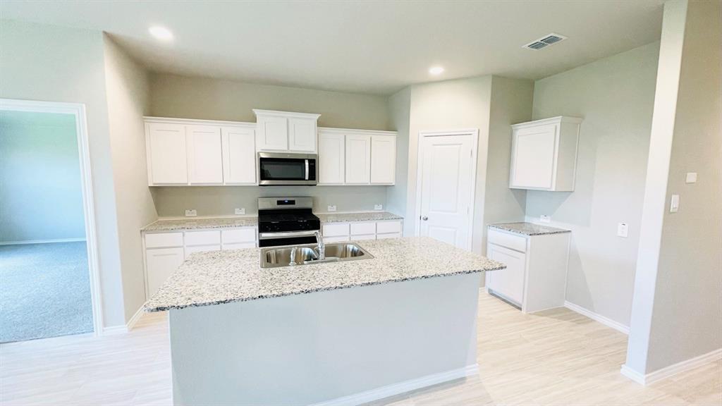 Property Photo: 4117 Twisted Creek Drive TX 76036
