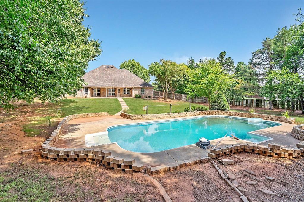 Property Photo: 3001 Wakefield Lane OK 73020