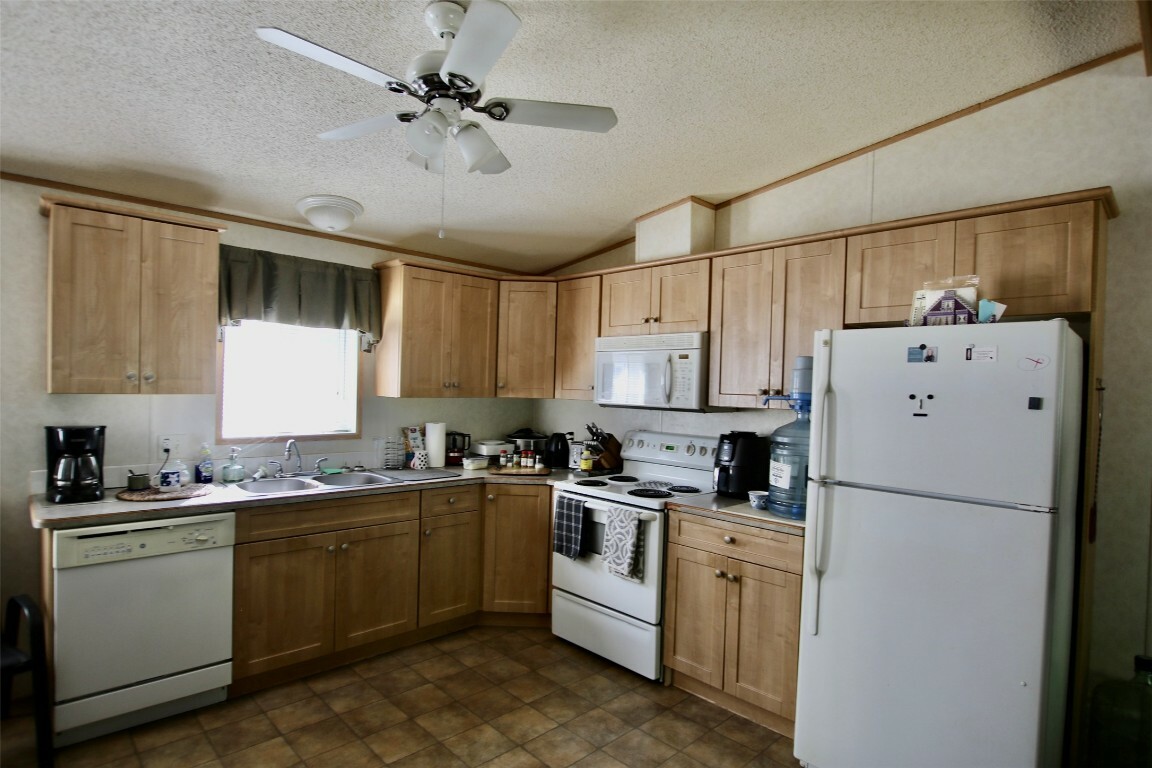 Photo de la propriété:  16 Pinewood Place  BC V0C 2W0 
