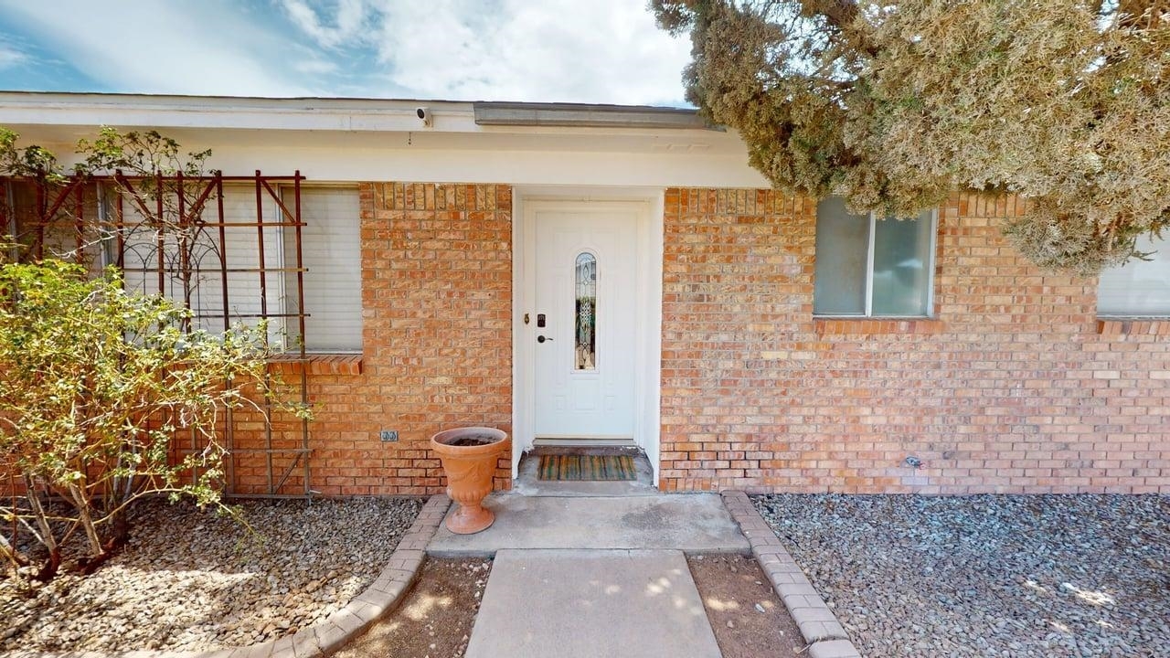 Property Photo:  2324 Apache Ln  NM 88310 