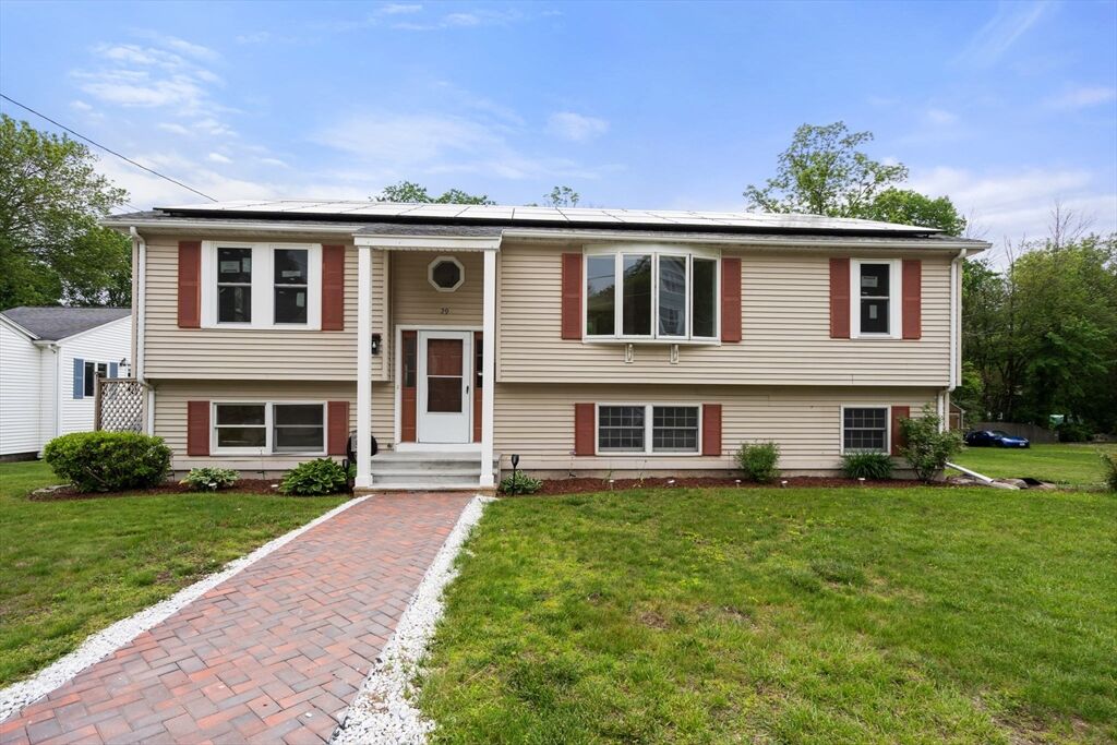 Property Photo: 29 Hudson Ave MA 01550