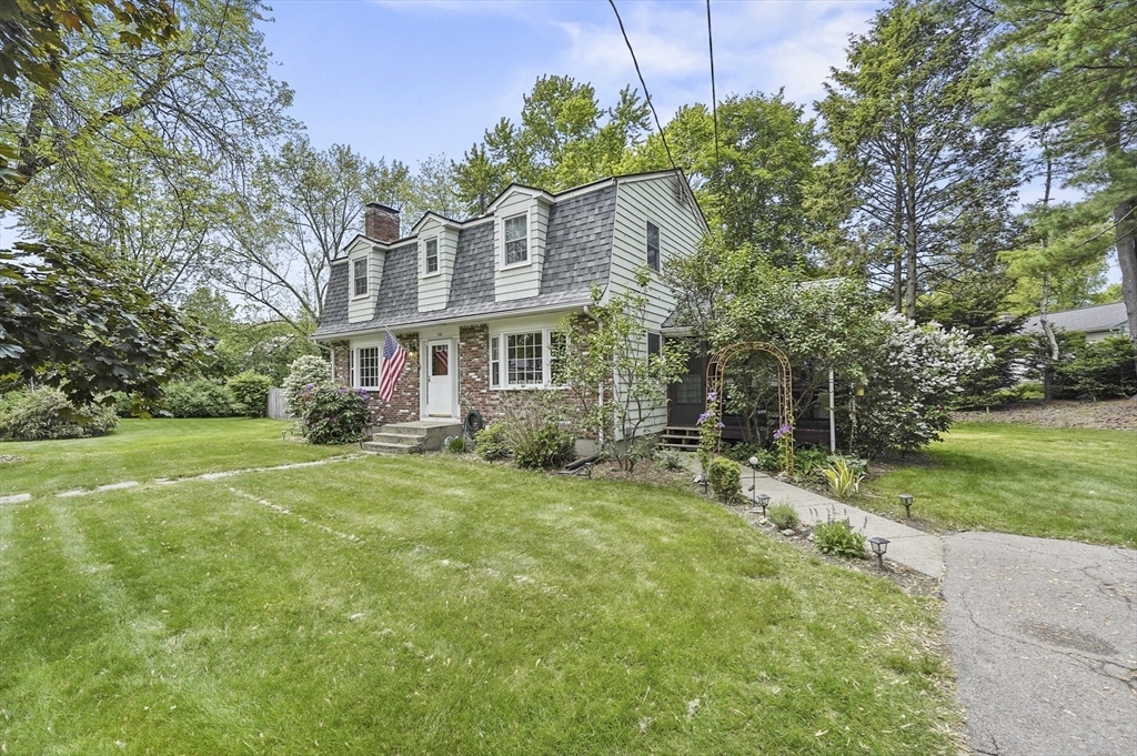 Property Photo: 112 Indian Head Road MA 01701