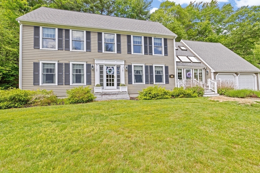 Property Photo: 39 High Beacon Way MA 02050