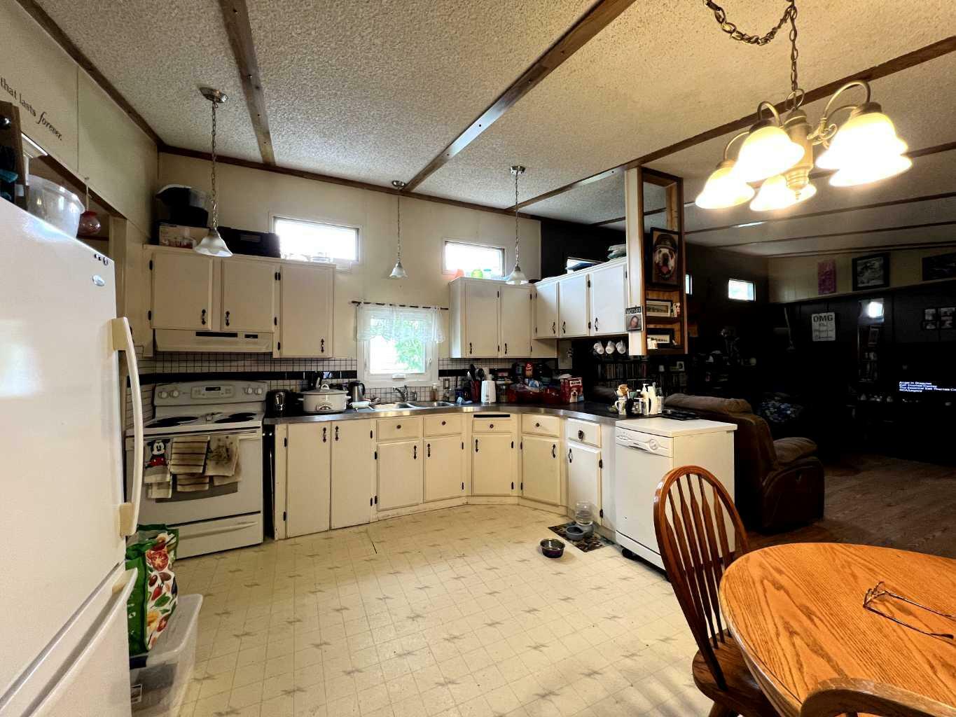 Property Photo: 233 Percy Street AB T0C 0L0