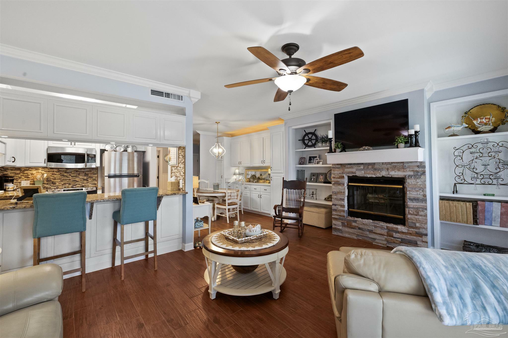 124 Baybridge Dr  Gulf Breeze FL 32561 photo