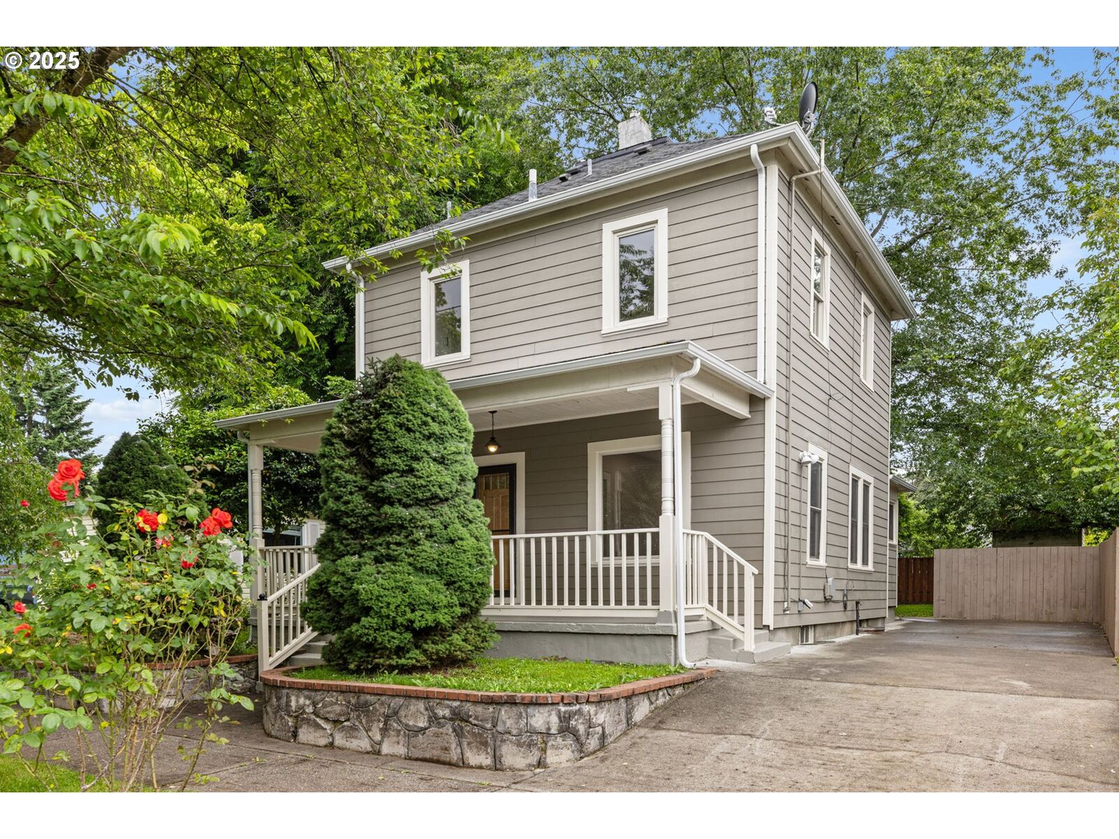 Property Photo:  9605 N Hodge Ave  OR 97203 