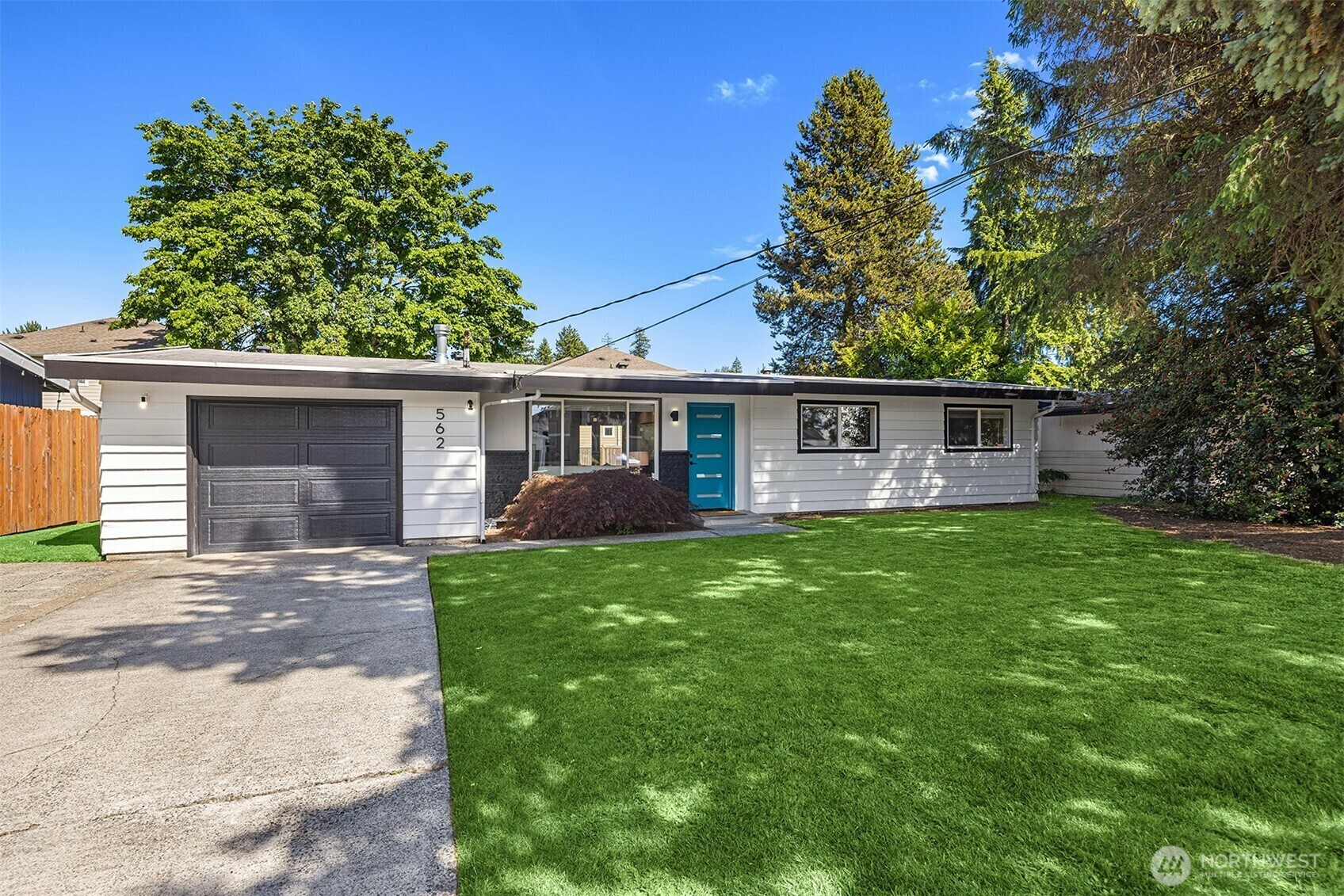 Property Photo: 562 Hoquiam Ave NE WA 98059
