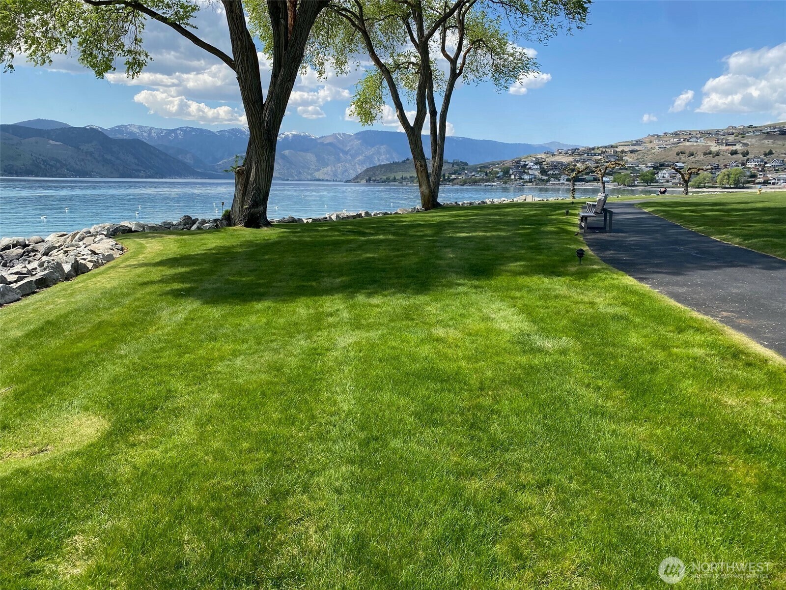 Property Photo: 100 Lake Chelan Shores Dr. Bldg 16 7&8 WA 98816