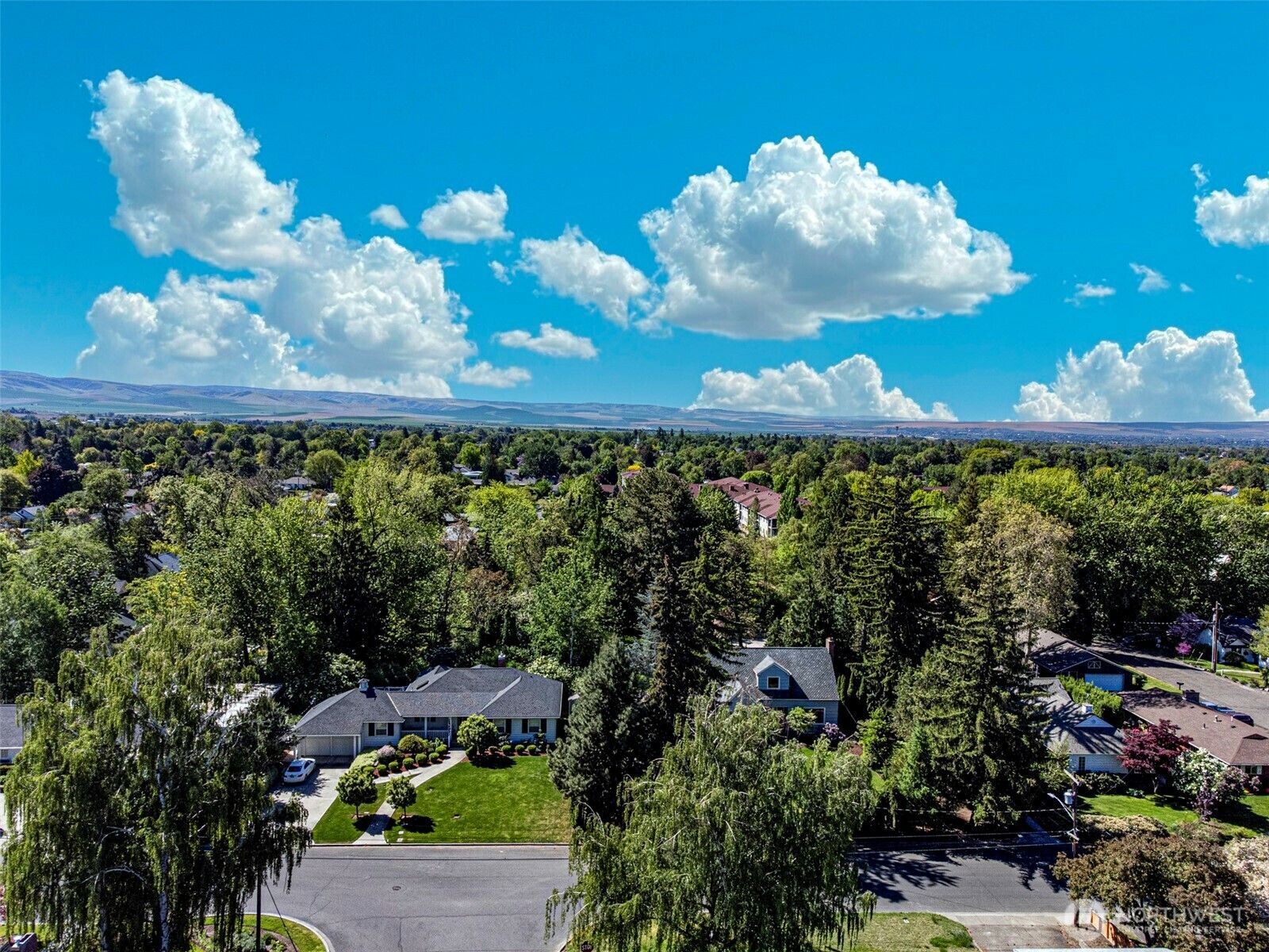 Property Photo: 1015 Catherine Street WA 99362