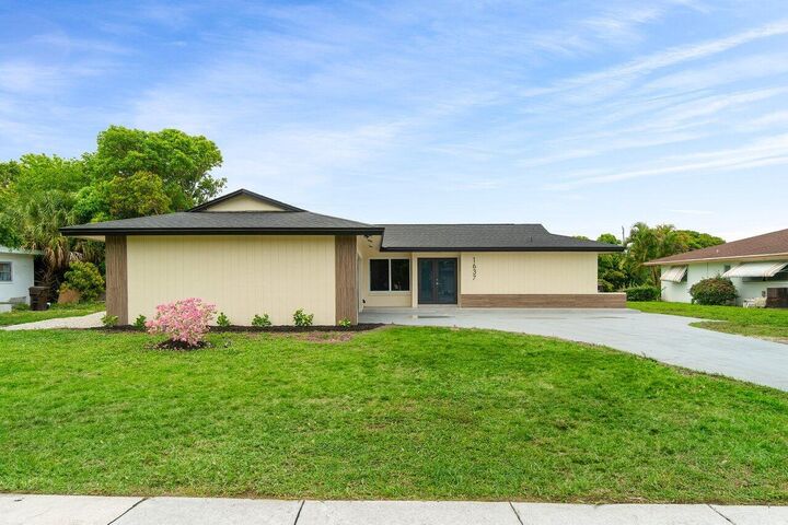 Property Photo: 1637 40th Street FL 33407