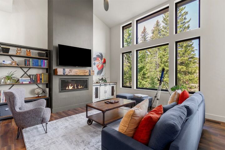 Property Photo:  581 Fairview Boulevard  CO 80424 