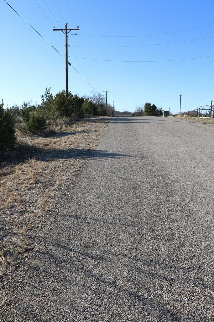 Property Photo: 12834 Shin Oak Rd TX 76958