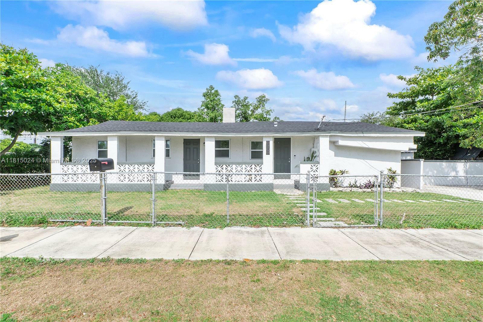 1101 NW 40th St  Miami FL 33127 photo