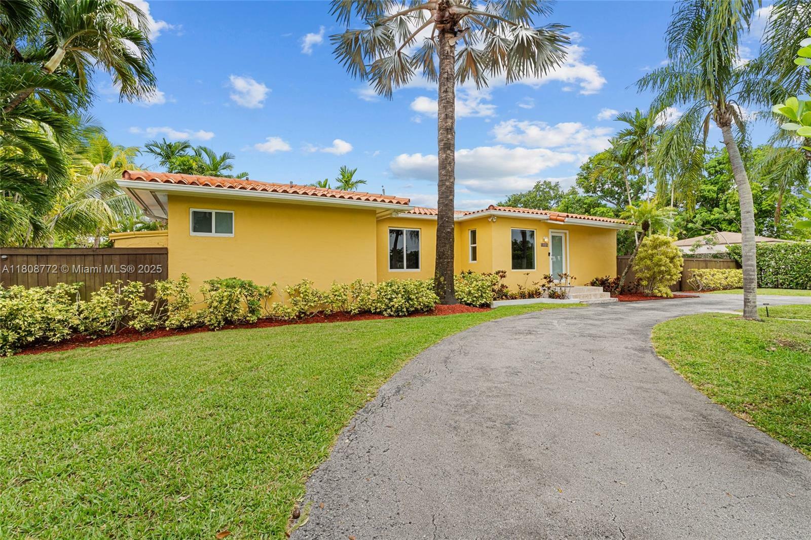 6332 SW 43rd St  South Miami FL 33155 photo