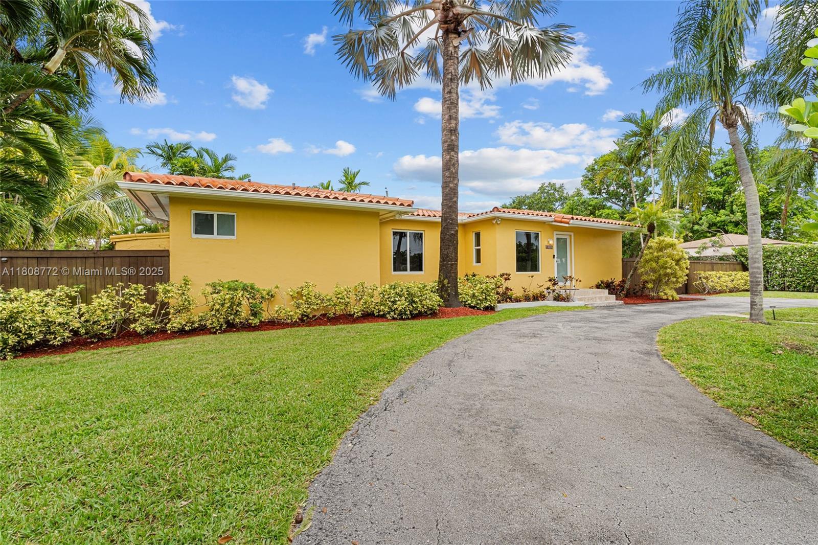 6332 SW 43rd St  South Miami FL 33155 photo