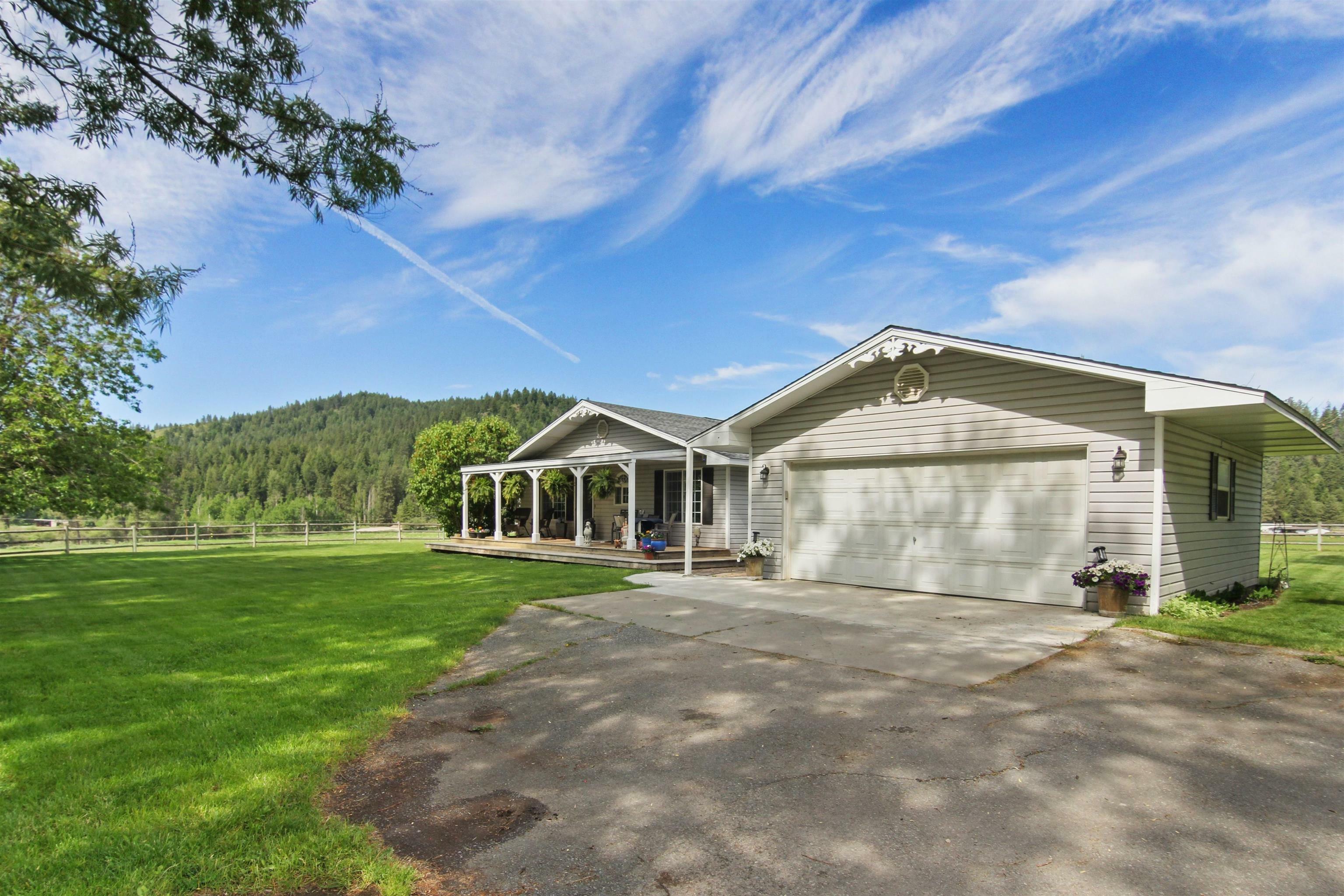 Property Photo: 20201 E Lincoln Rd WA 99027