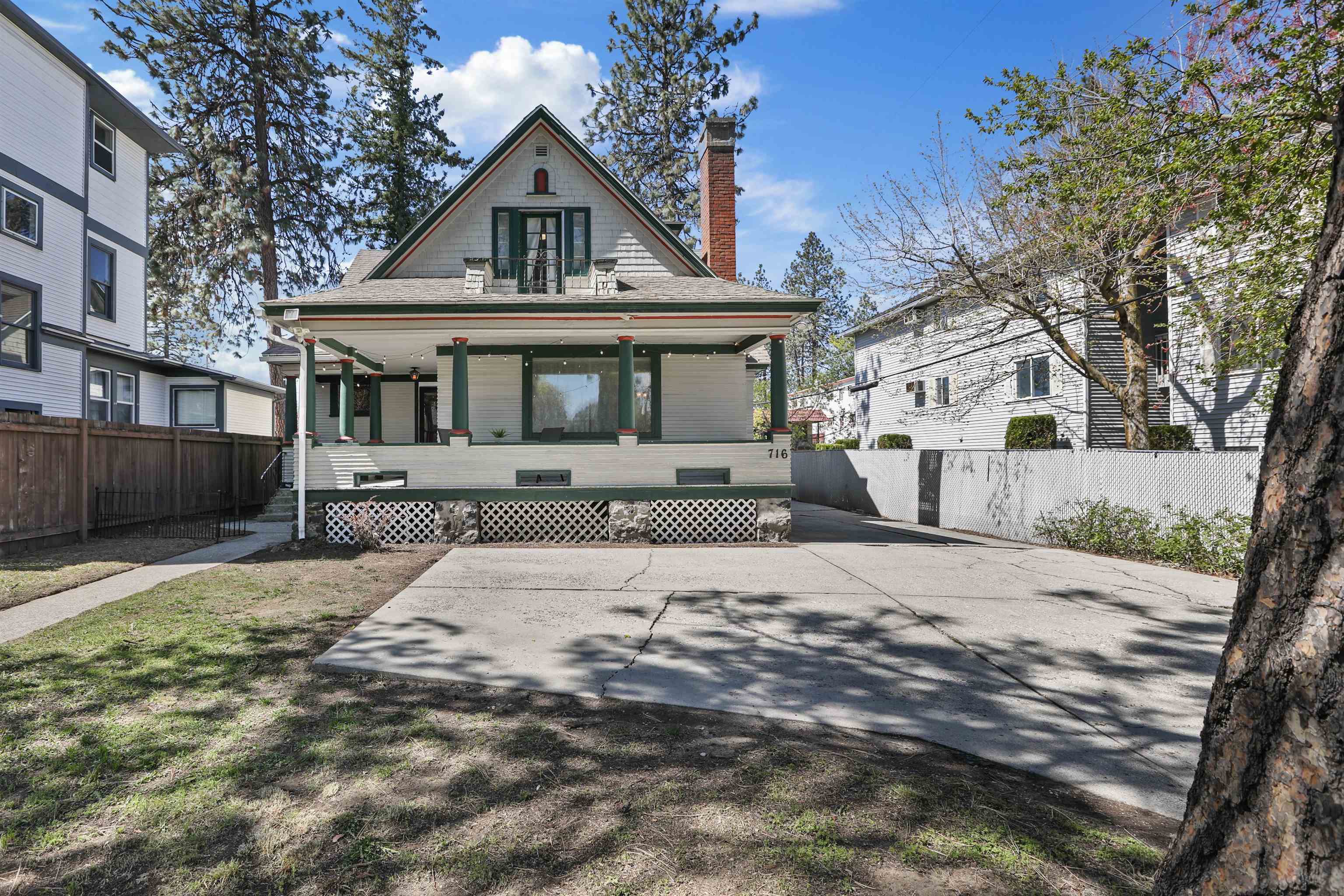 Property Photo: 716 S Lincoln Pl WA 99204
