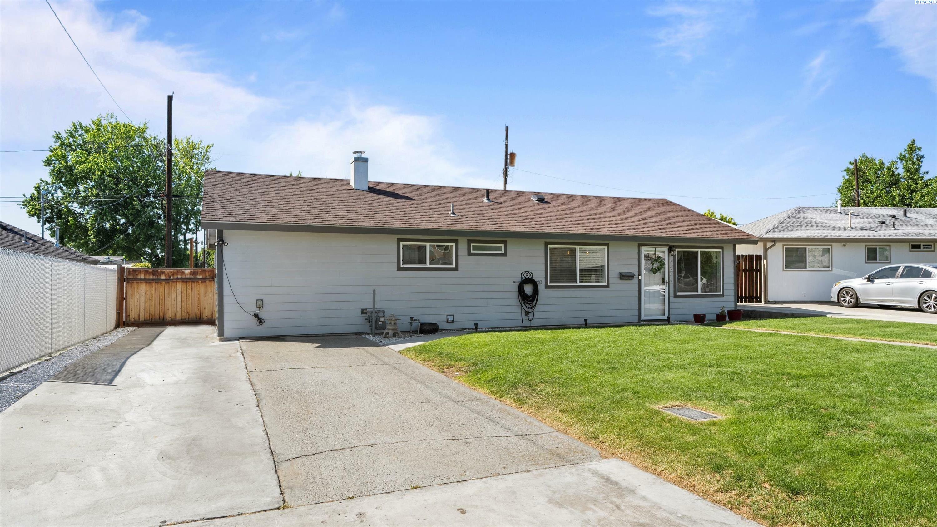 Property Photo: 2404 Camden St WA 99352