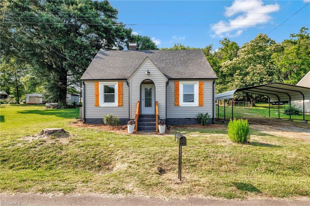 Property Photo:  203 Thomas Street  NC 27048 