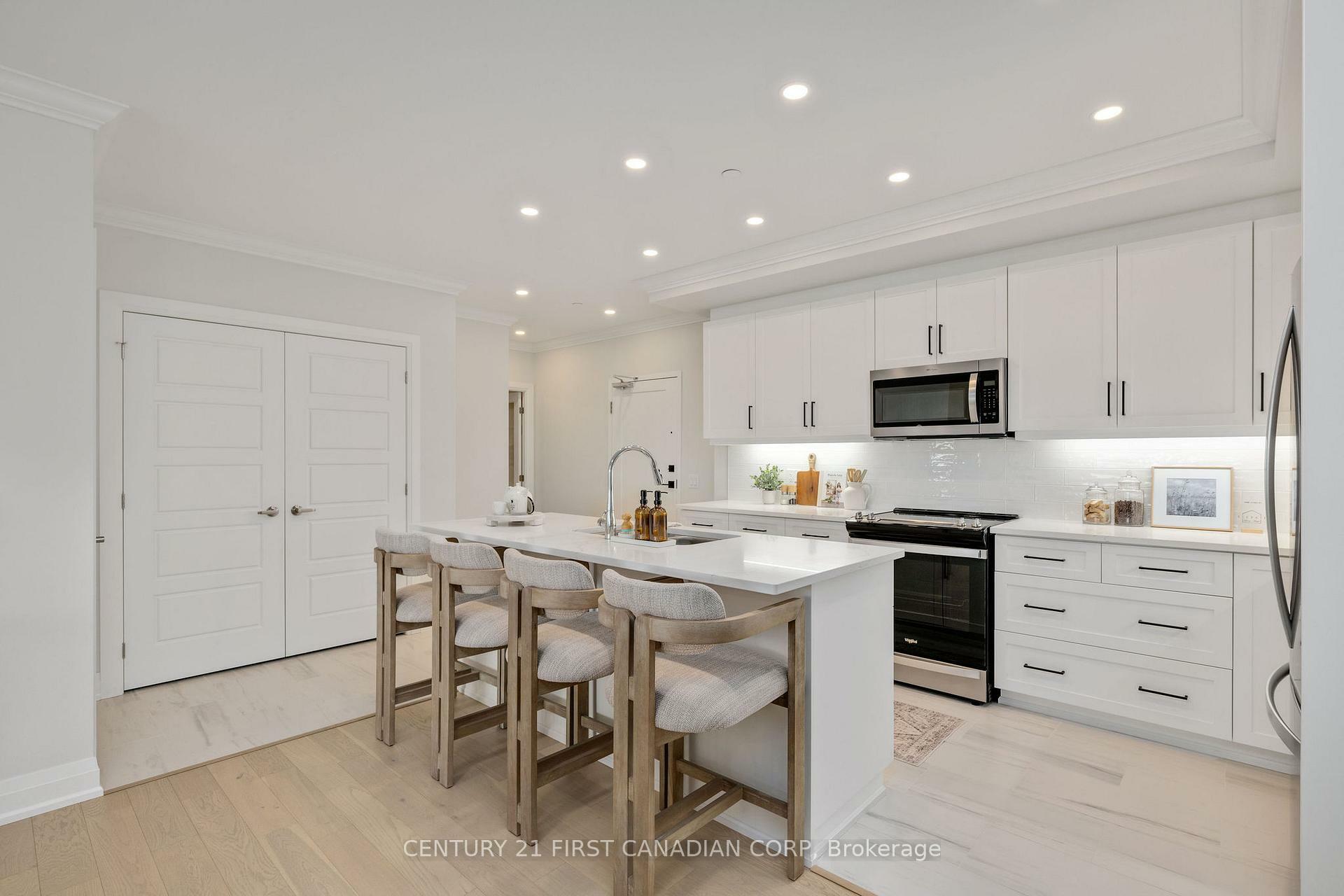 Property Photo: 1560 Upper West Avenue 406 ON N6K 0M4
