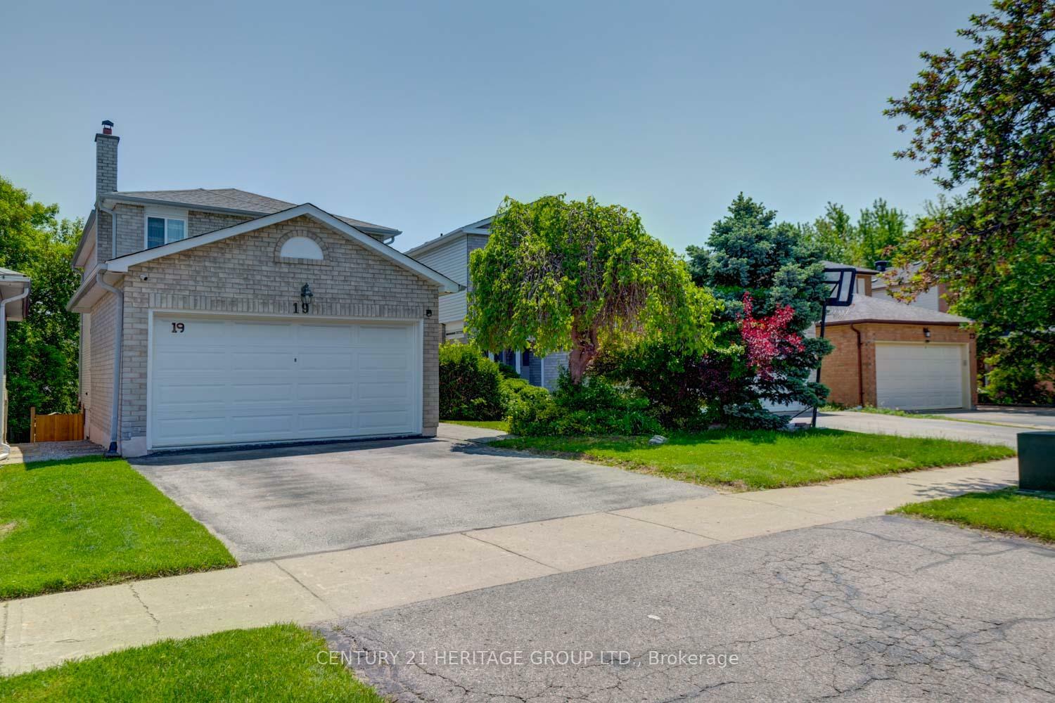 19 Bingham Street  Richmond Hill ON L4C 8Y6 photo