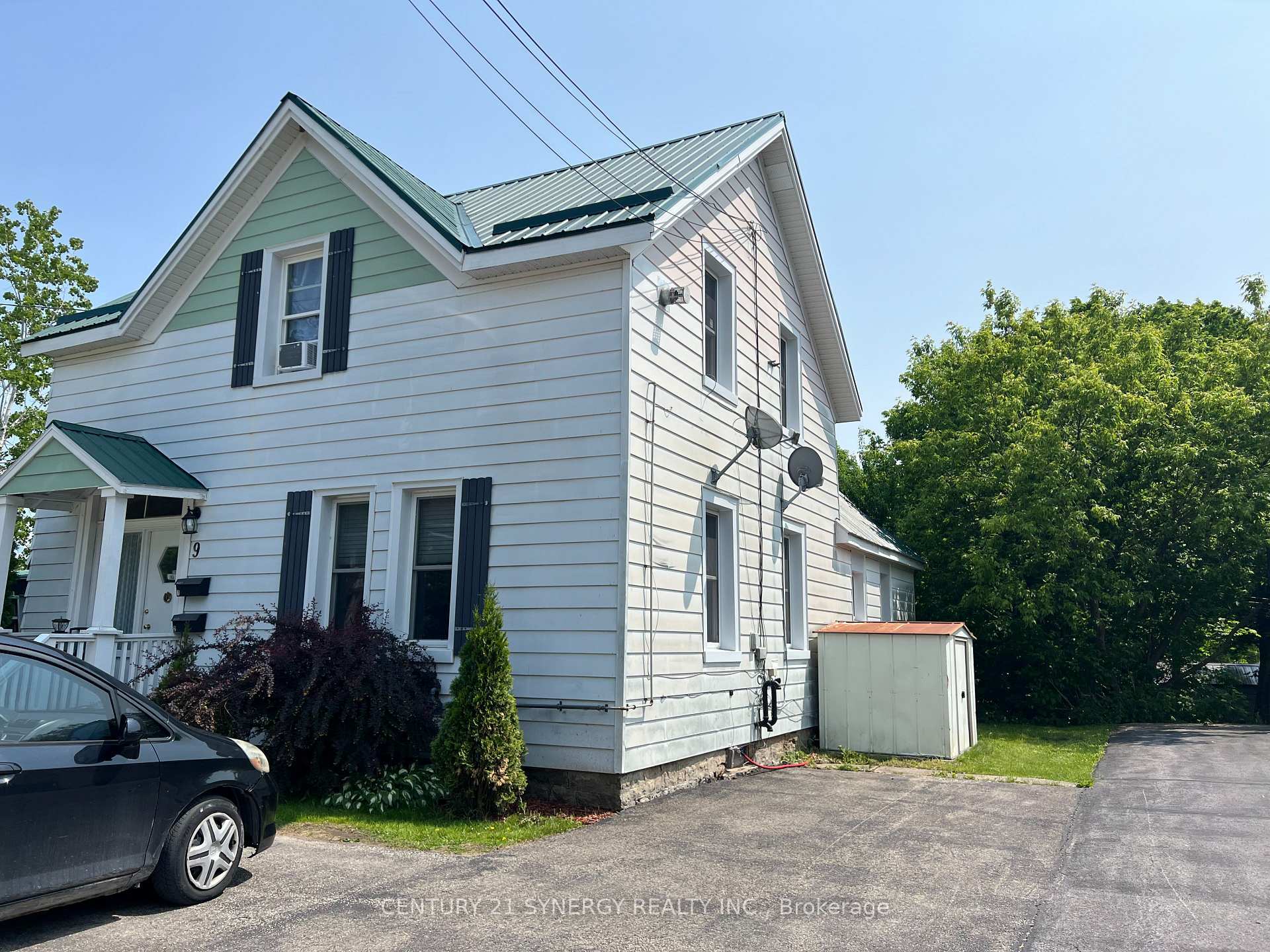 Property Photo: 9 Strathcona Street ON K7A 1V7