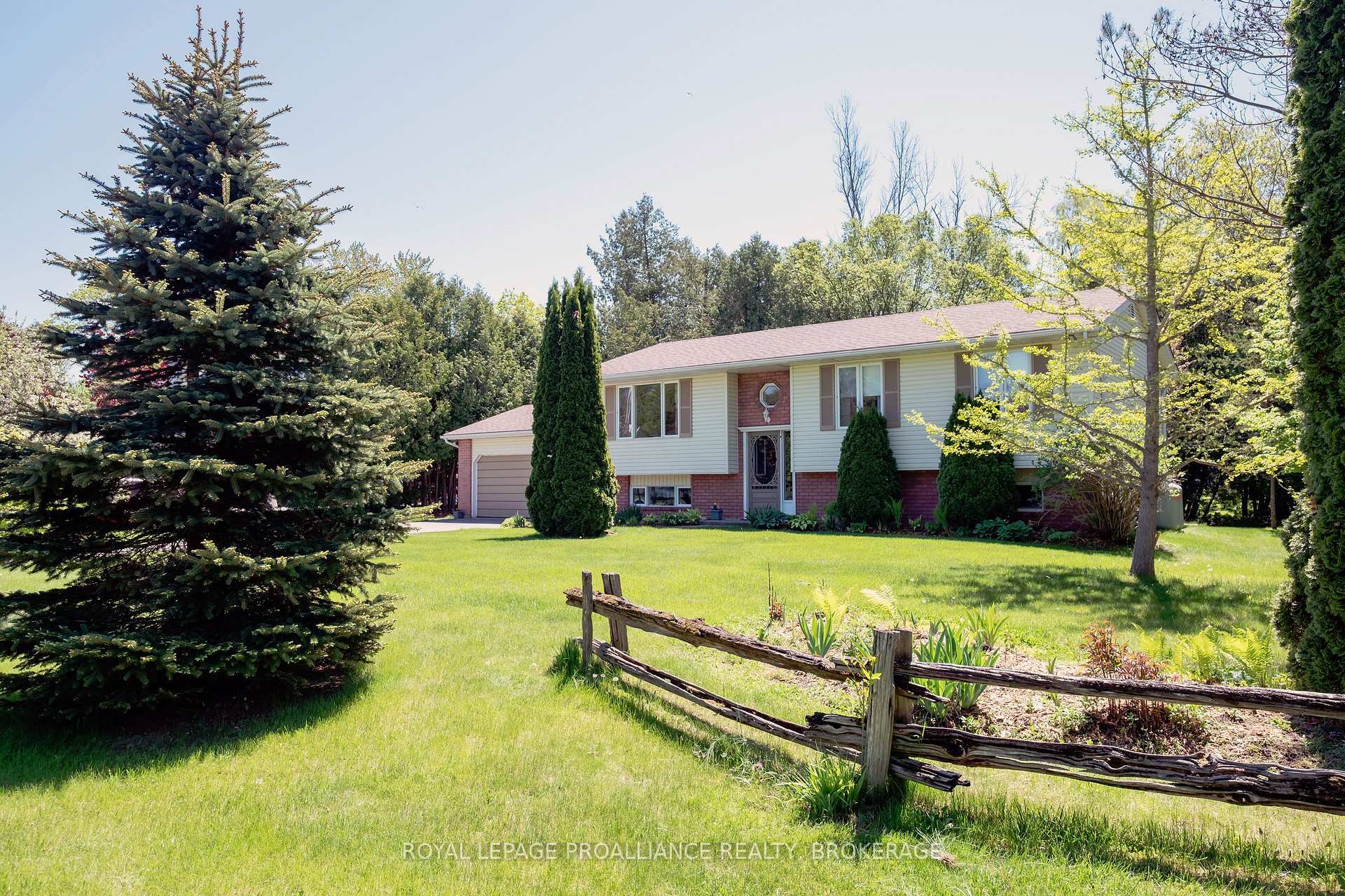 Property Photo: 337 Barcovan Beach Road ON K0K 1L0