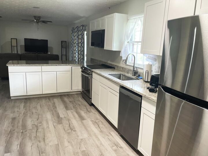 Property Photo: 908 Habersham Rd GA 31602