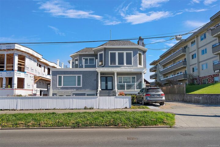 Property Photo: 338 Dallas Rd 2 BC V8V 1A8